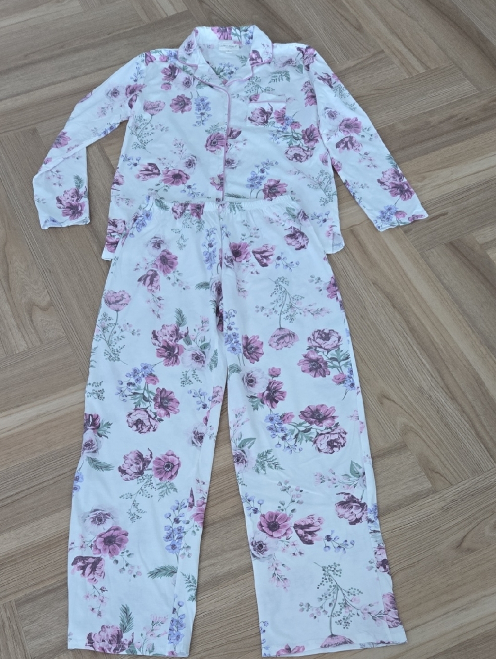 Laura Ashley Lavender And Purple Floral Pajama Set Small